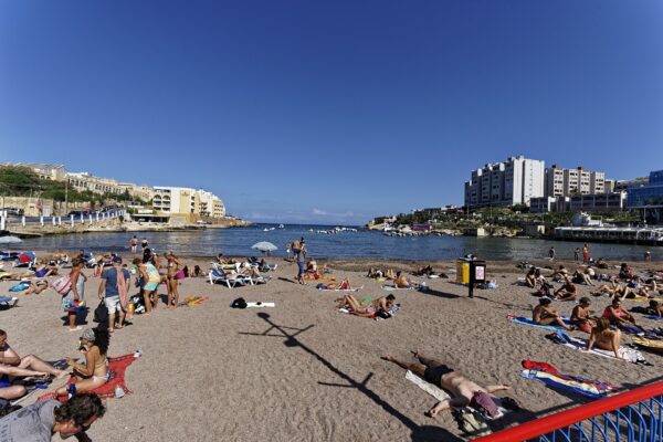 Clubclass — Swieqi, St George's Bay yakını